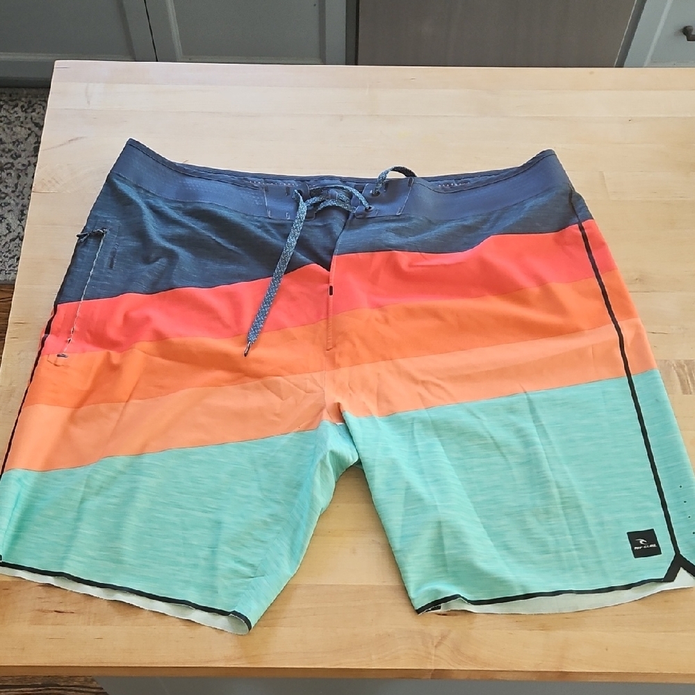 Rip Curl Mirage Shorts Sz 36